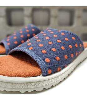 detalle zapatillas mujer rizo azul topos naranja Plumaflex verano