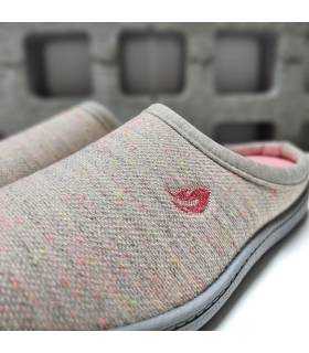 detalle zapatillas mujer Plumaflex tejido beige suave