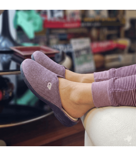 Zapatillas casa mujer destalonadas lila Cabrera de verano puestas