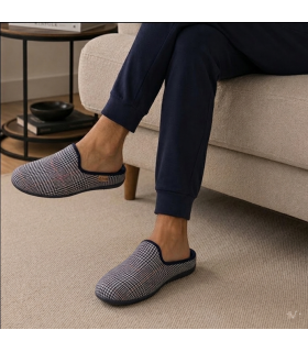 Zapatillas casa hombre verano Cabrera Príncipe Gales puestas