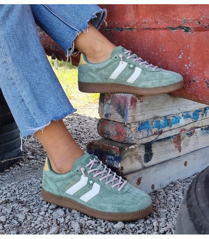 Zapatillas Casual Mujer Verdes Xti Veganas puestas