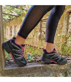 Zapatillas senderismo mujer Espadan negra de Paredes puestas