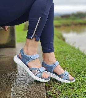 Sandalias cómodas mujer rebajas montaña Barbate azul Chiruca puestas