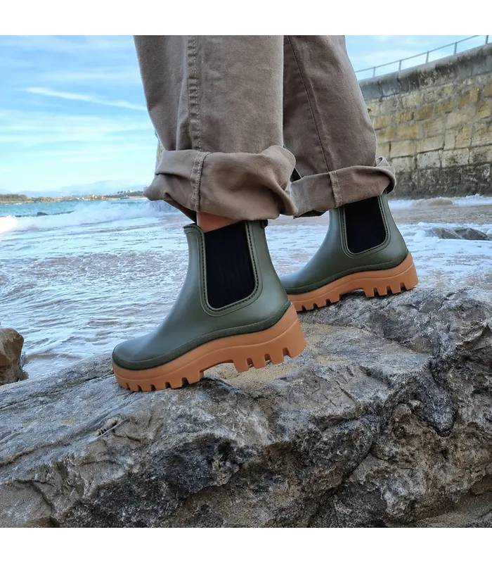 Botines agua Soul Igor caramelo verdes puestas
