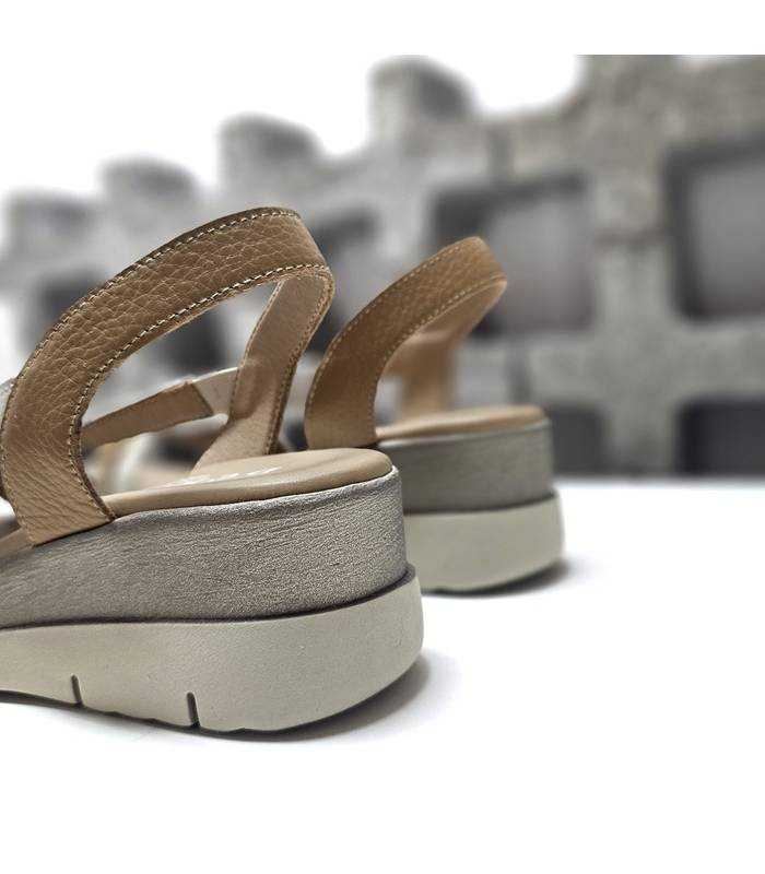 cuña de altura media de las sandalias comodas de DChicas