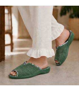 Zapatillas casa descalza mujer verdes Cabrera verano puestas
