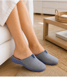 Zapatillas casa mujer cómodas Cabrera cuña verano azules puestas