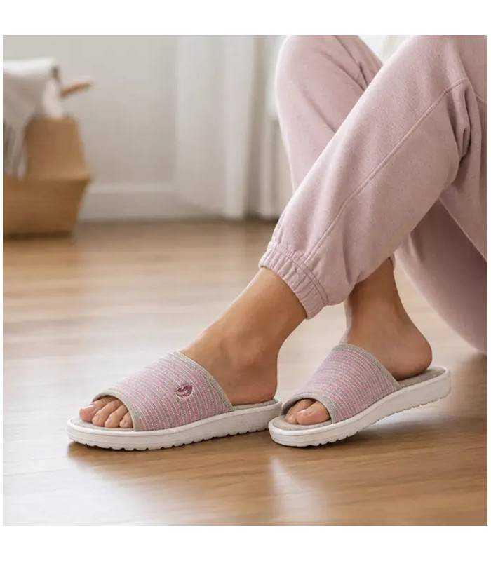 Zapatillas casa mujer verano Plumaflex tipo chinela rosa puestas