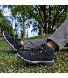 Botas hombre sport negras de Liberto puestas de rebajas
