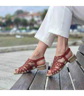 sandalias tacon bajo piel rojas comodas de rebajas para mujer puestas