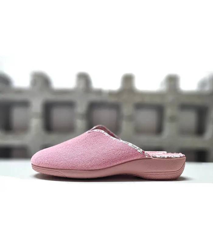 perfil zapatillas rosas Cabrera