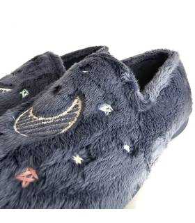 detalle bordados luna estrellas