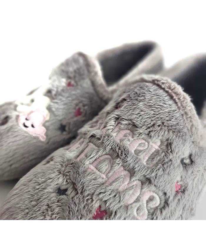 detalle zapatillas sweet dreams fabricada por Cabrera para mujer