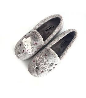 zapatillas cerradas mujer pelito de Cabrera