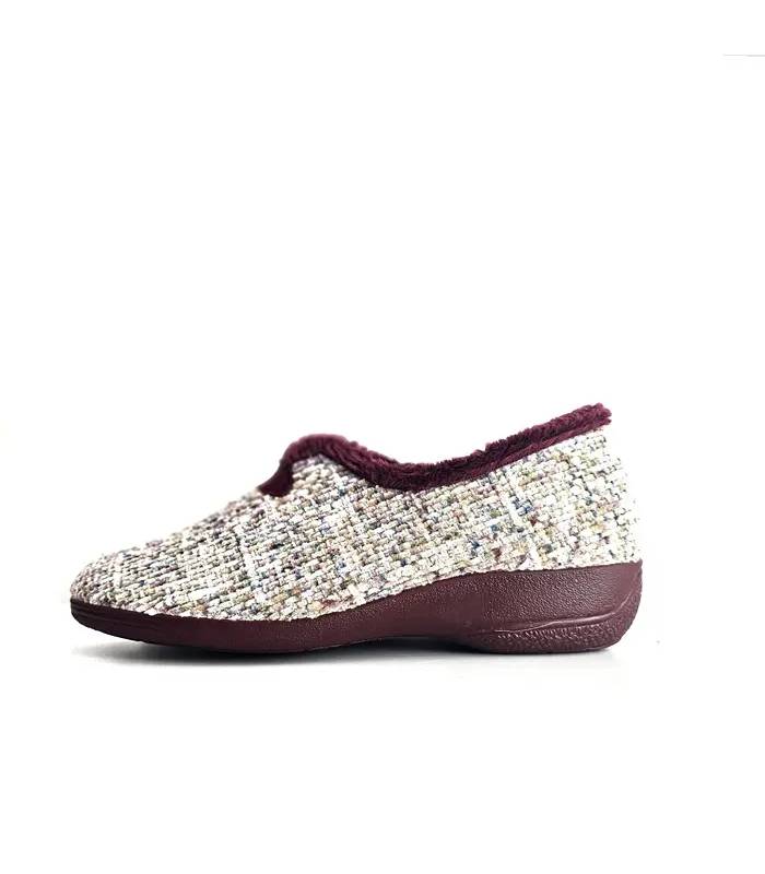 Zapatillas de casa cerradas Cabrera 5647 con cuña y suela granate antideslizante