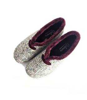 Vista superior de zapatillas cerradas Cabrera 5647 con interior suave color granate