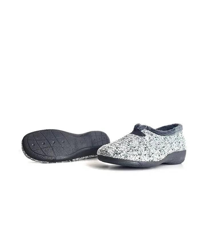 Suela antideslizante de zapatillas de casa Cabrera con cuña y piso negro