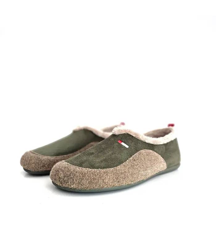 Zapatillas de casa hombre Cabrera Bamara verde kaki y beige con plantilla extraíble y forro interior suave fabricada en España