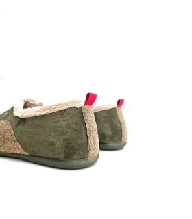 Vista trasera de zapatillas de casa hombre Cabrera Bamara con diseño cerrado e interior suave