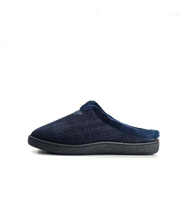 Perfil exterior de zapatilla descalza Plumaflex con cuadro fino y piso negro flexible