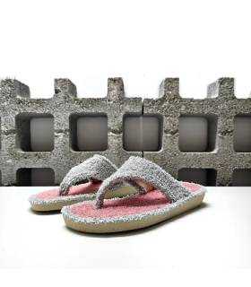 Zapatillas esclava Cabrera mujer en rizo gris perla y rosa con piso ligero para parquet