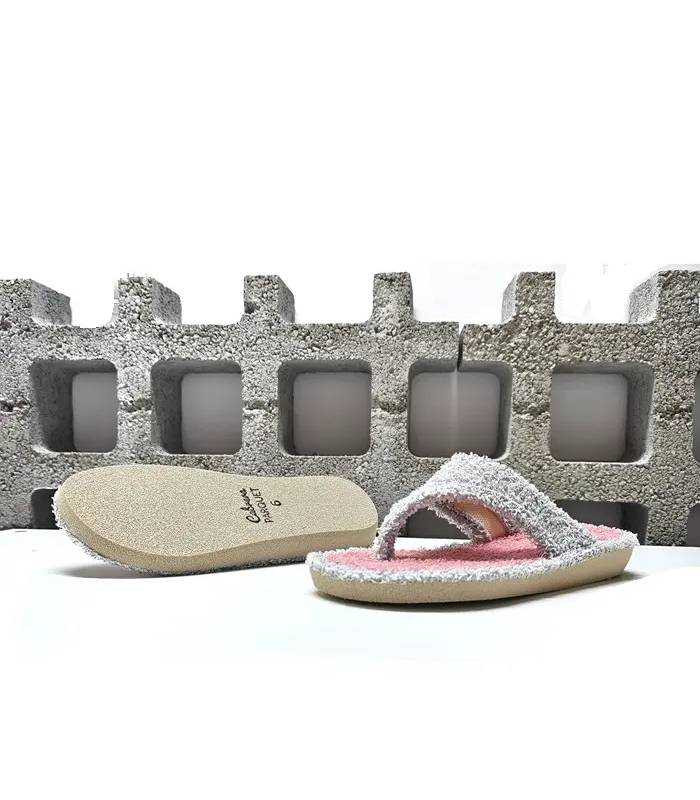 Zapatillas mujer Cabrera mostrando suela ultraligera y diseño fresco abierto para verano