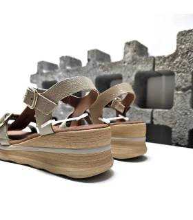sandalias cuña mujer piel beige vista trasera