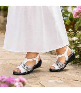 Sandalias cuña mujer ancha Doctor Cutillas piel blanca y pint puestas