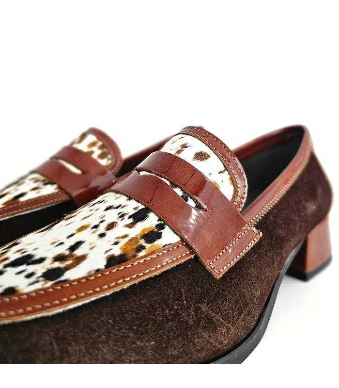 Detalle del animal print y del antifaz de piel del mocasín Jessica Nival