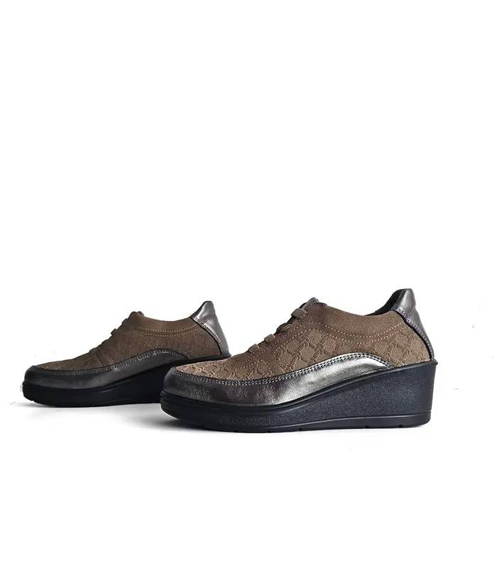 Zapatos Laura Azaña marrón suave cuña lateral