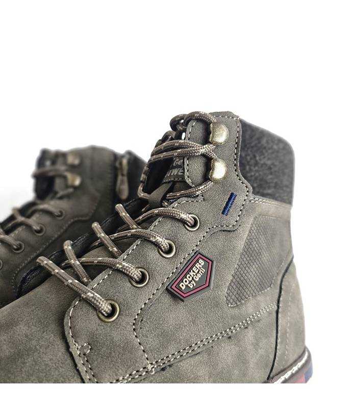 Detalle botas hombre Dockers cordones ganchos metálicos verde oliva