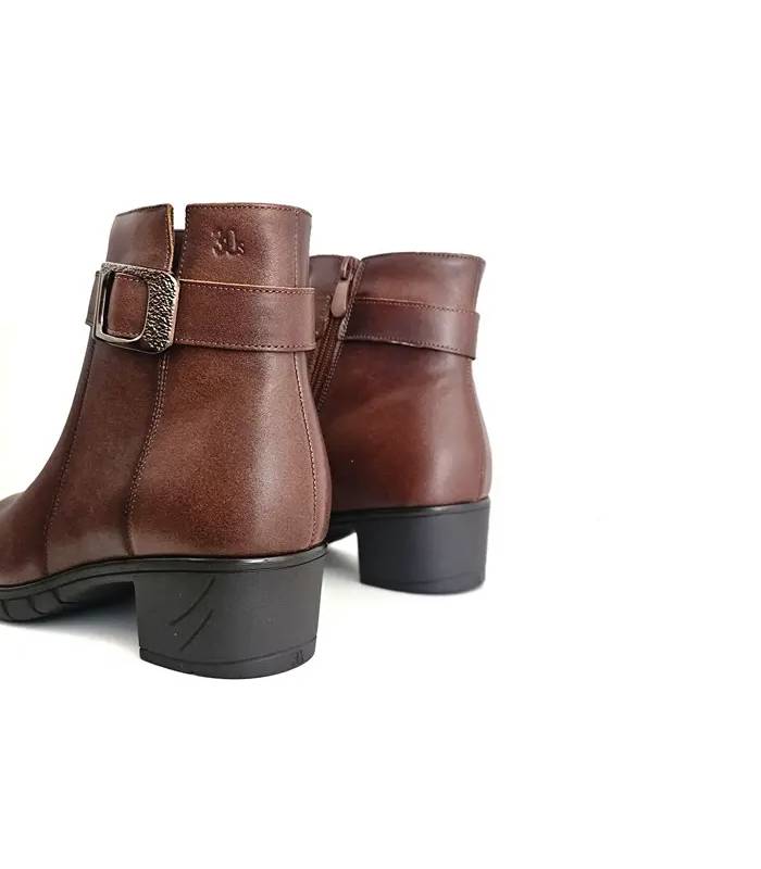 Botines Treintas piel marrón detalle trasero tacón ancho