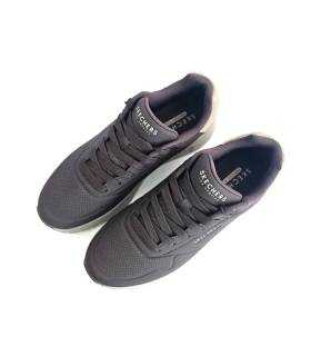 Vista superior zapatillas Skechers hombre marrón con cordones