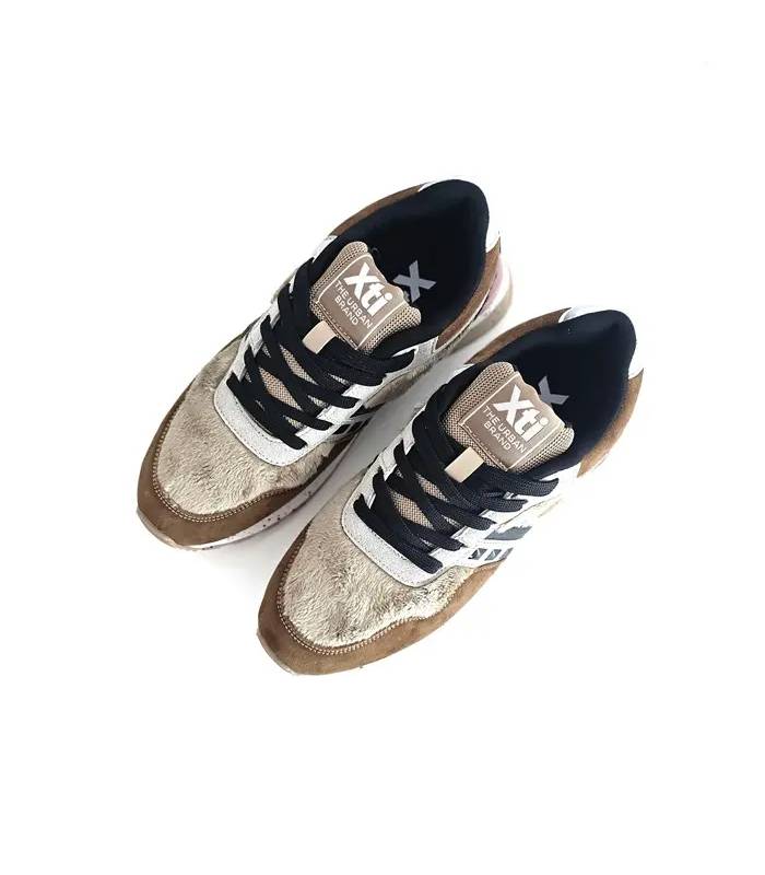 Zapatillas casual mujer invierno Xti con cordones y pelo sintético
