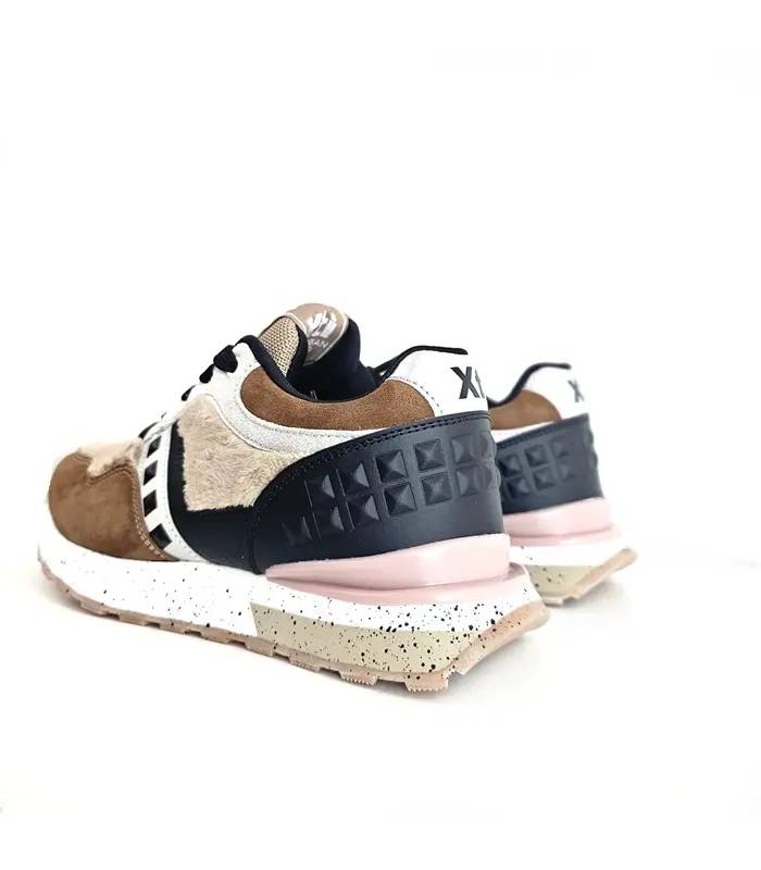 Zapatillas Xti mujer tonos marrones con detalle negro y rosa