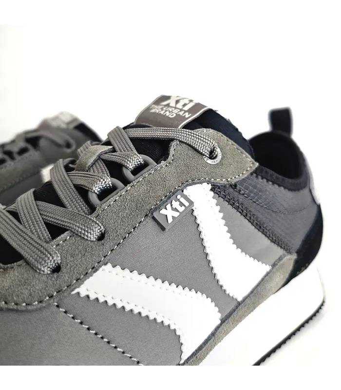 Zapatillas XTI hombre casual detalle cordones