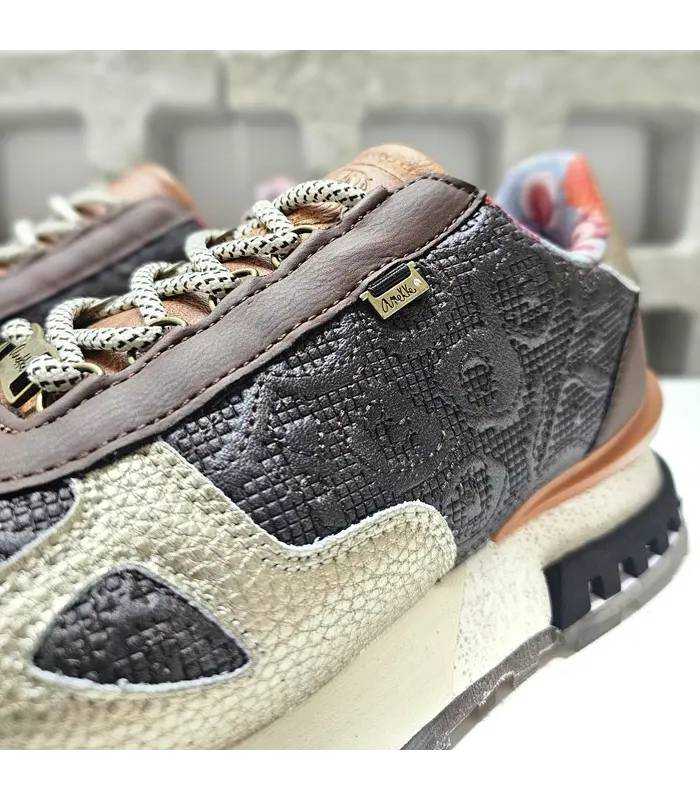 Zapatillas Anekke Lisboa mujer detalle piel grabada marrón