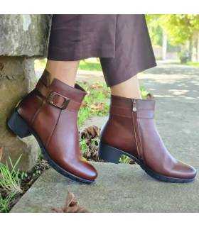 Botines Treintas mujer piel marrón tacón bajo puestos
