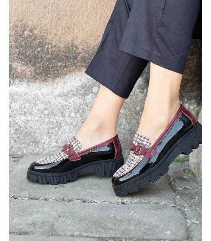 Mocasines Nival mujer con plantilla extraíble y diseño de pata de gallo en el empeine puestos