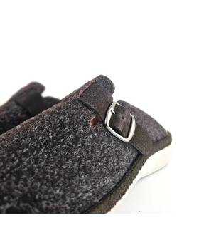 Detalle hebilla zapatillas casa mujer Salvi Confort Elfo