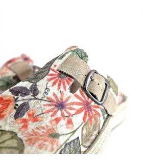 Detalle hebilla regulable zapatillas mujer Salvi Confort