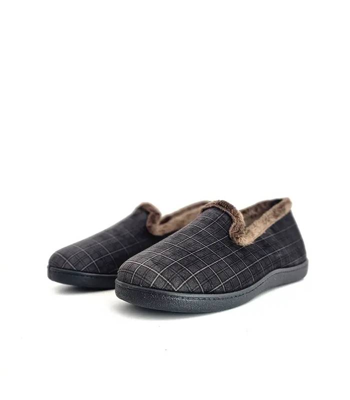 Vista frontal de zapatillas Plumaflex hombre con tejido ultrasuave y forro interior mullido marrones