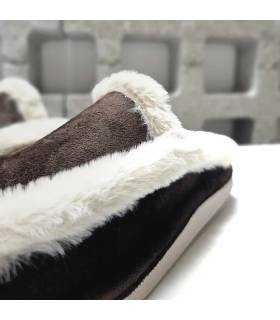 Detalle pelo zapatillas mujer Salvi marrón chocolate