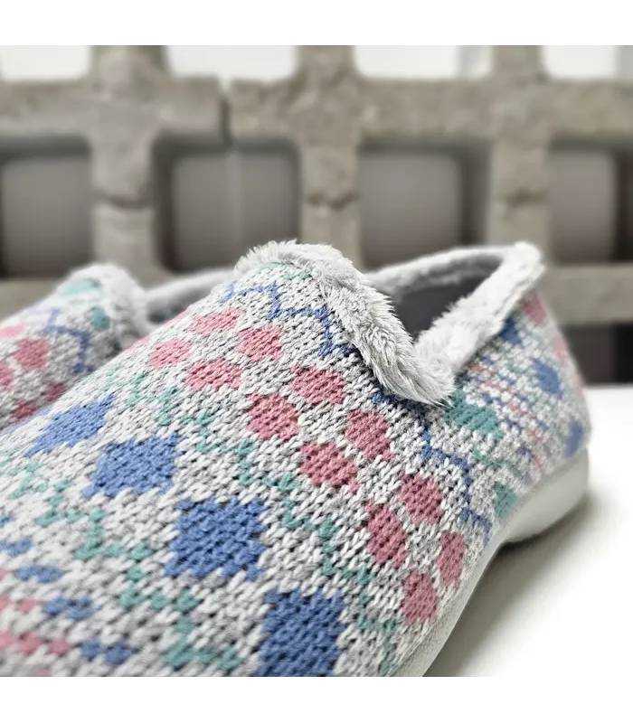 Detalle pelito zapatillas Cabrera mujer pastel
