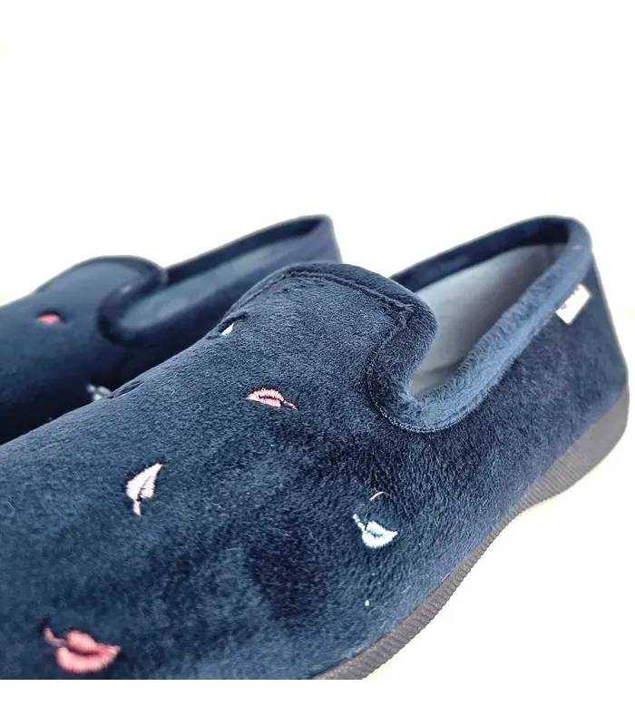 Detalle bordado zapatillas Garrido Muro azul
