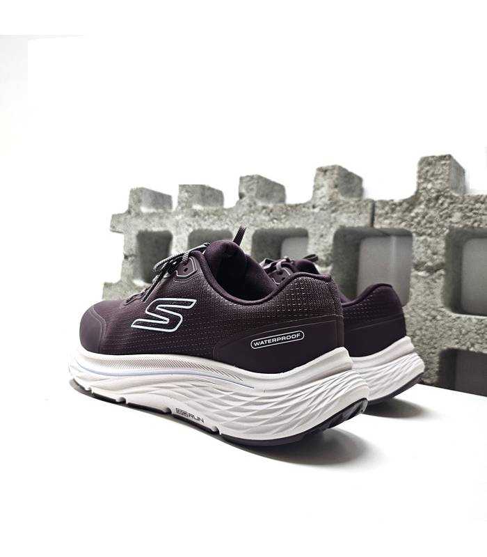 Zapatillas Skechers impermeables mujer burdeos trasera