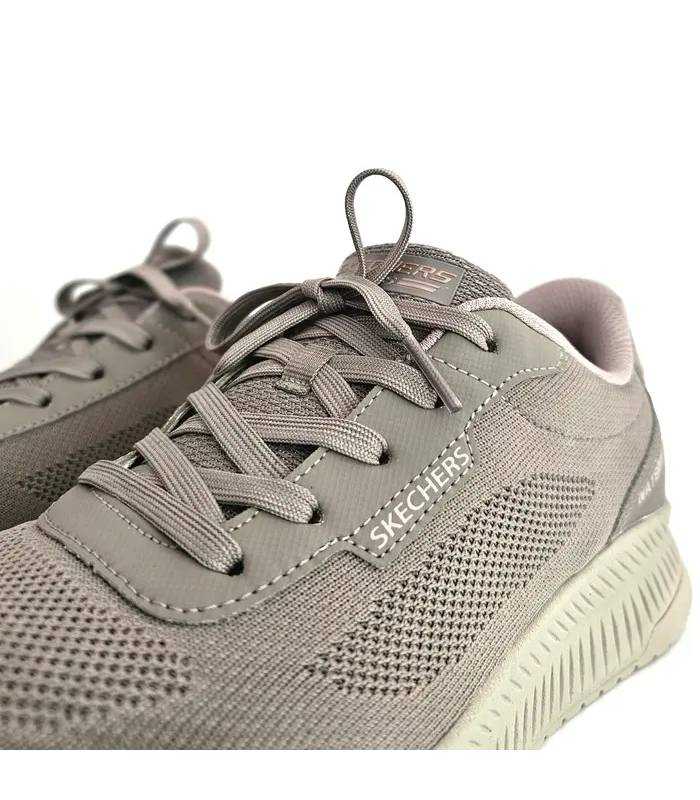 Detalle Skechers waterproof mujer beige cordones