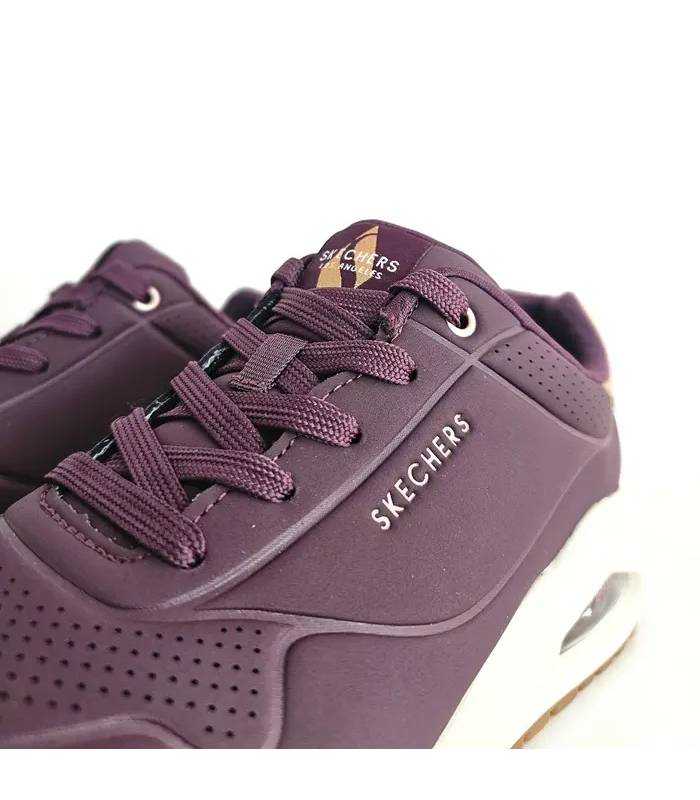 Detalle Skechers UNO Golden Air mujer granate