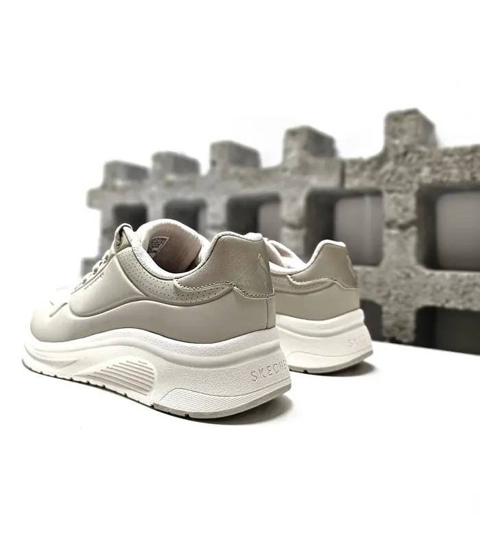 Vista trasera zapatillas Skechers mujer beige