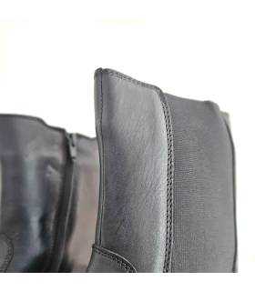 Detalle elástico lateral botas Chelsea mujer negras